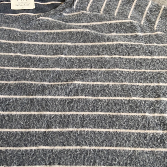 PST top - Picture 2 of 4